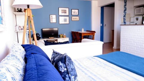 Communal lounge/ TV room, Bed, TV and multimedia, Living room