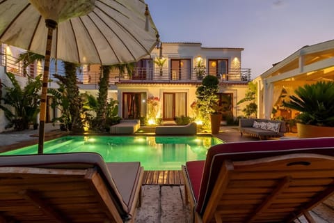 Property building, Pool view, Swimming pool, sunbed