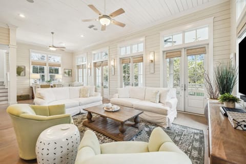 Beautiful WaterColor Home Across From Cerulean Park 5BR 4,5BTH Carriage House home House in Seaside