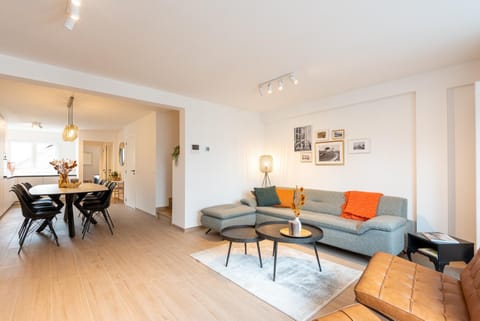 Spacious penthouse for 8 people in the city centre Apartment in Ostend