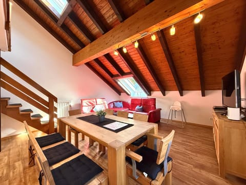 Living room, Food, Lunch, Dinner