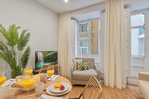 TV and multimedia, Living room, Dining area
