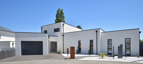 Chambre chez l'habitant Aux portes du Mans Evénements circuits du Mans Vacation rental in Centre-Val de Loire