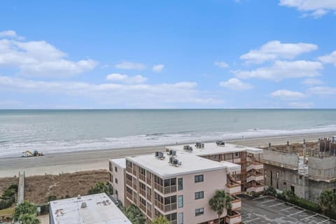 Malibu Pointe Beach Club 606 - Across The Street From The Ocean! Sleeps 12 guests! House in Crescent Beach