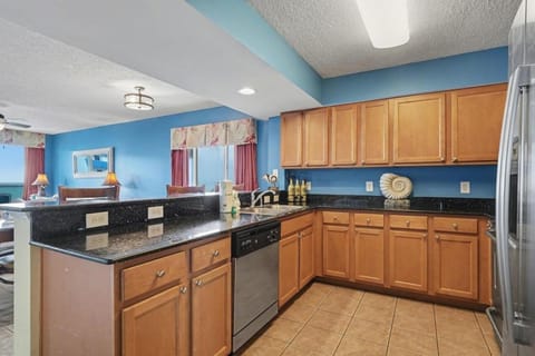 Malibu Pointe Beach Club 606 - Across The Street From The Ocean! Sleeps 12 guests! House in Crescent Beach