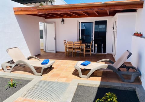 Patio, Balcony/Terrace, sunbed