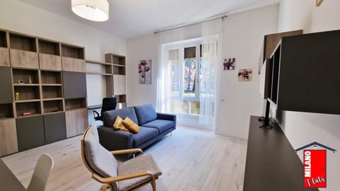 Communal lounge/ TV room, TV and multimedia, Living room, Seating area, Evening entertainment