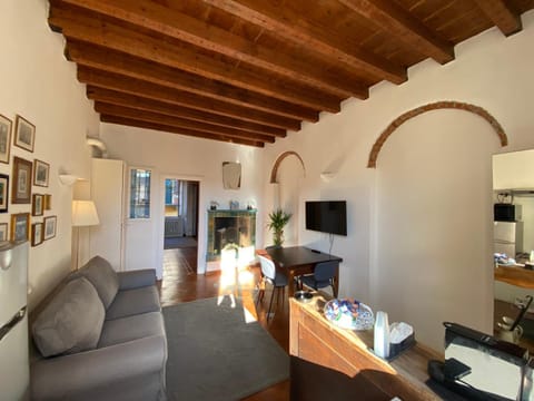 Communal lounge/ TV room, TV and multimedia, Kitchen or kitchenette, Living room, Seating area, Dining area, Evening entertainment