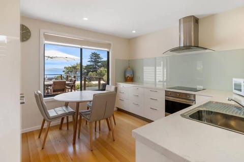 'The Alonnah' Beach House - Main House & Unit House in South Bruny