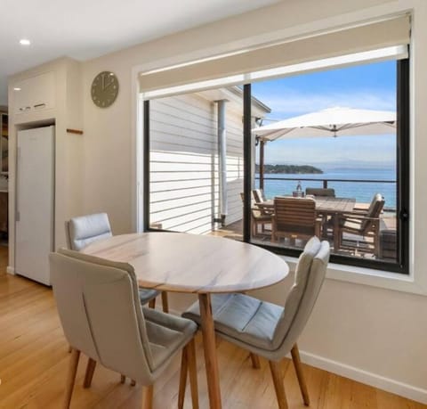 'The Alonnah' Beach House - Main House & Unit House in South Bruny