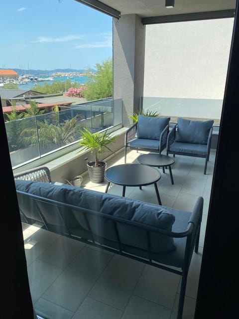 Luxus Appartment direkt am Meer in Sukosan, Zadar Apartment in Šibenik-Knin County, Croatia