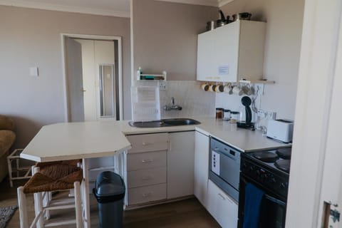 Ocean Breeze @ Hermanus Beach Club Apartment in Hermanus