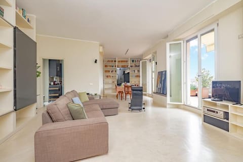 Communal lounge/ TV room, Living room, Evening entertainment