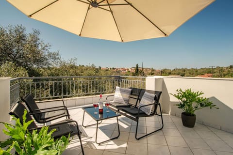 Patio, Day, View (from property/room), Balcony/Terrace