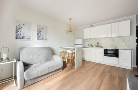 Kitchen or kitchenette, Living room, Seating area, Dining area, dishwasher, pet friendly, stove