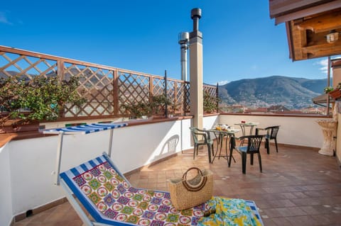 Spring, Solarium, View (from property/room), Balcony/Terrace, Dining area