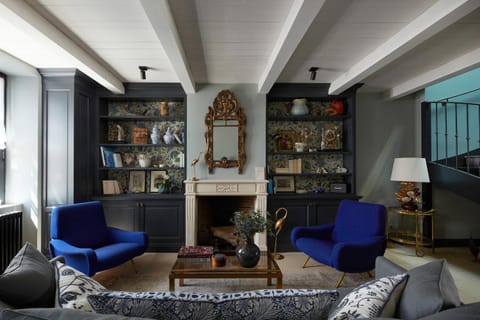 Library, TV and multimedia, Living room, Seating area, flat iron