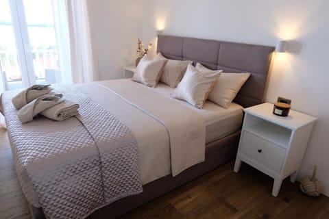 Bed, Photo of the whole room, Bedroom, towels, wardrobe