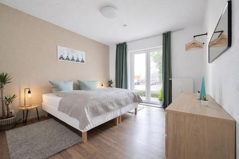 Bed, Balcony/Terrace, Photo of the whole room, Bedroom, wardrobe
