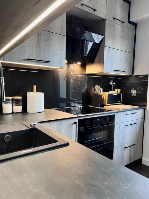 Kitchen or kitchenette, pet friendly, stove