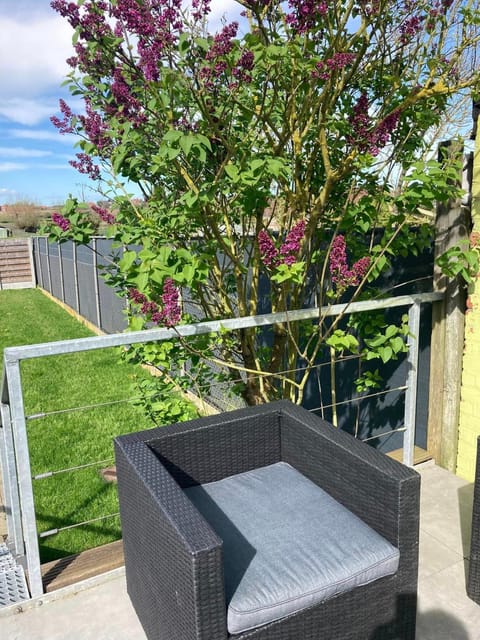 Garden, Balcony/Terrace