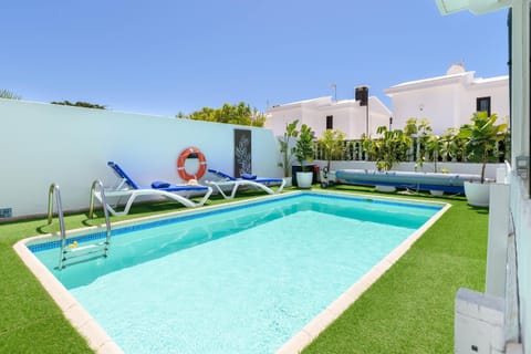 Day, Pool view, Swimming pool, Swimming pool, sunbed