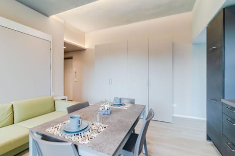 TV and multimedia, Dining area