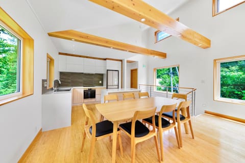 Living room, Dining area, pet friendly, stove, kitchen, kitchen