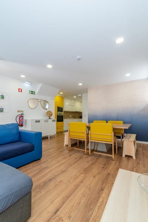 Kitchen or kitchenette, Living room, Seating area