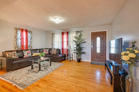 Deck and Grill Convenient Home in Hummelstown House in Hershey