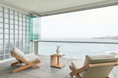 Patio, View (from property/room), Balcony/Terrace, Seating area, Sea view