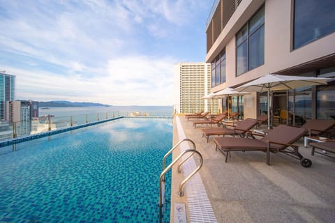 Natural landscape, View (from property/room), Pool view, Swimming pool, Swimming pool, sunbed
