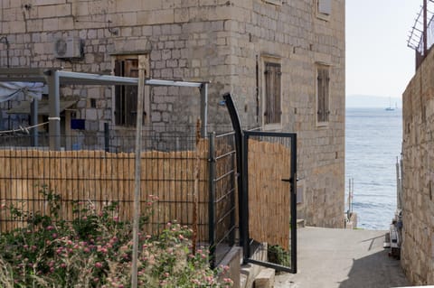 Tiny Secret House Apartment in Komiža