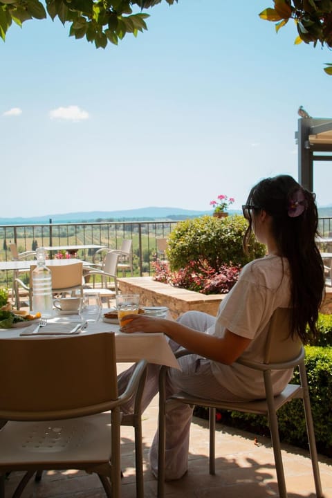 Food and drinks, On site, Food, Breakfast, Drinks