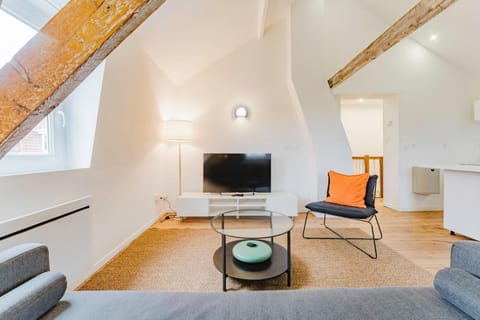 Charming 2-bedroom apartment at Croisé Laroche Apartment in Hauts-de-France