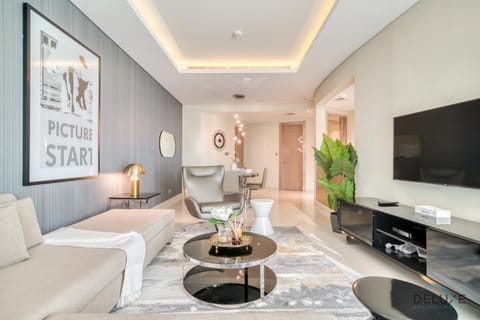 TV and multimedia, Living room, Seating area, Evening entertainment