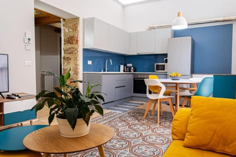 Day, TV and multimedia, Living room, Floor plan, Dining area, Breakfast, dishwasher, pet friendly, stove