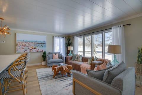 Home Rental on Detroit Lake Dock, Game Room! House in Detroit Lakes