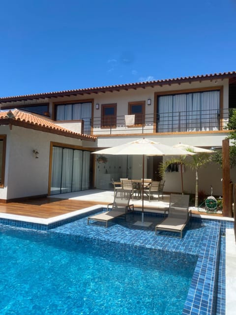 Casa alto padrão a 100 metros da praia brava House in Armacao dos Buzios