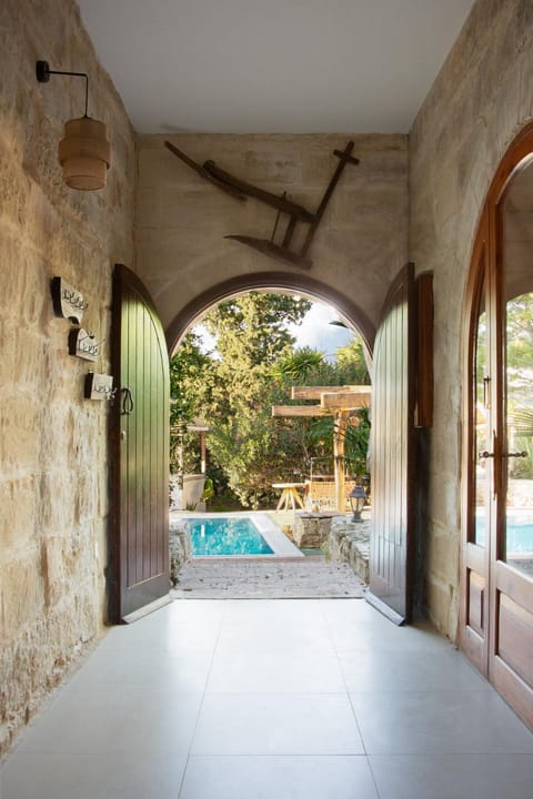 Facade/entrance, Swimming pool