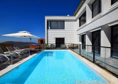 Property building, Patio, Day, Natural landscape, View (from property/room), Balcony/Terrace, Pool view, Swimming pool, sunbed