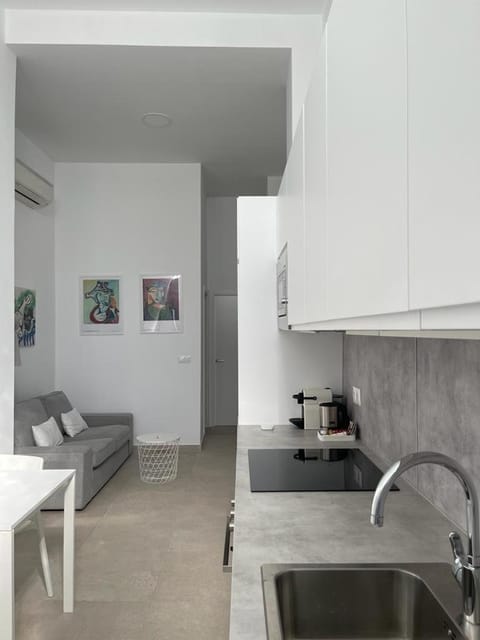 Lounge or bar, Dining area, kitchen