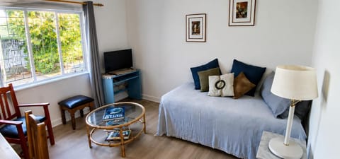 Bed, Living room