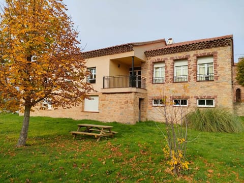 Property building, Natural landscape, Garden, Garden, Garden view