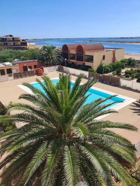 Beach, Swimming pool