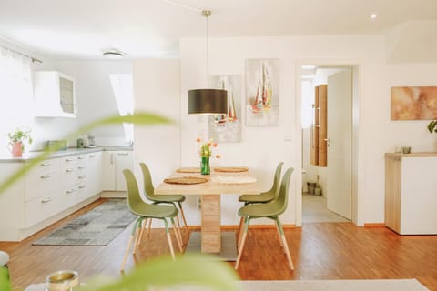 Dining area, kitchen
