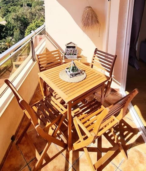 Soleado apartamento Golf y a 900 m de la playa Apartment in Benalmadena