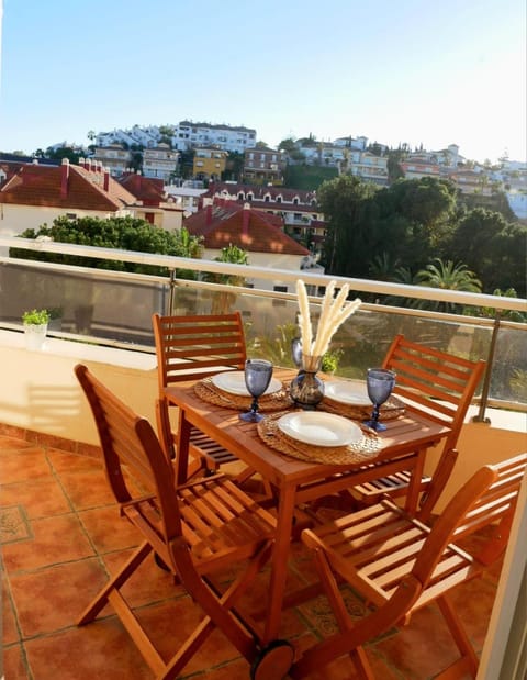 Soleado apartamento Golf y a 900 m de la playa Apartment in Benalmadena