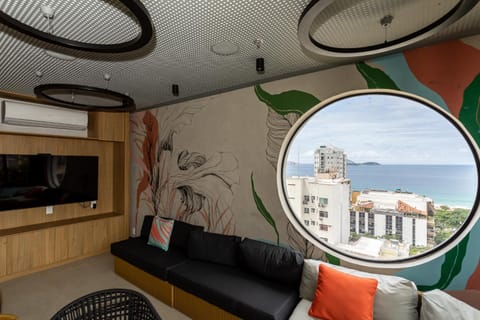 Communal lounge/ TV room, Balcony/Terrace