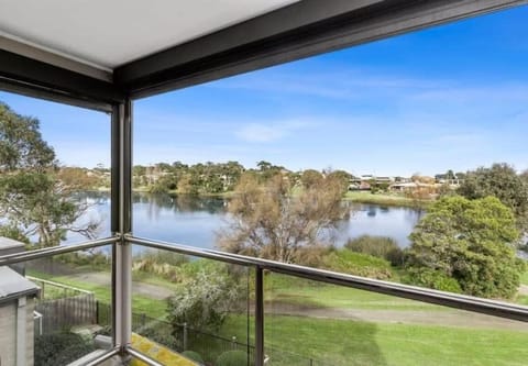 Balcony/Terrace, Lake view